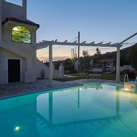 Villa Konstadina With Swimming Pool Kalivia Thorikou Exterior foto